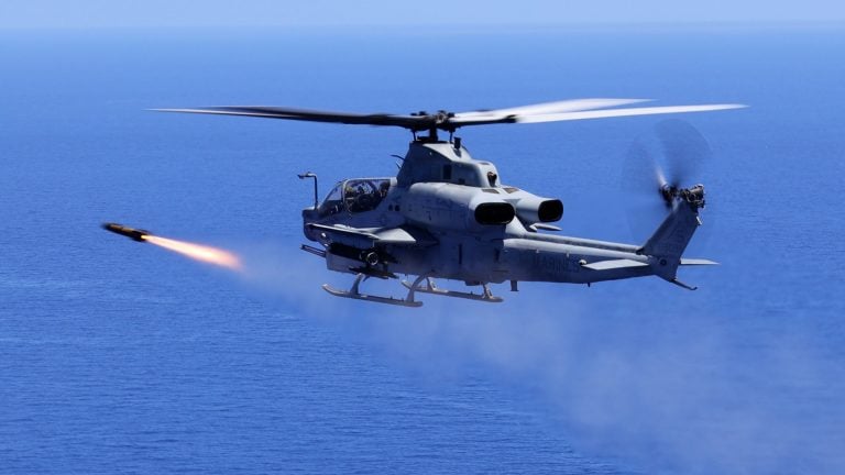Overview of the AH-1Z Viper: The Advanced Attack Helicopter Designed for Air and Sea Operations
