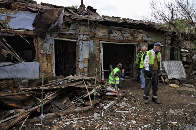 Russian Strikes Kill Nine in Ukraine Amid Ongoing Conflict