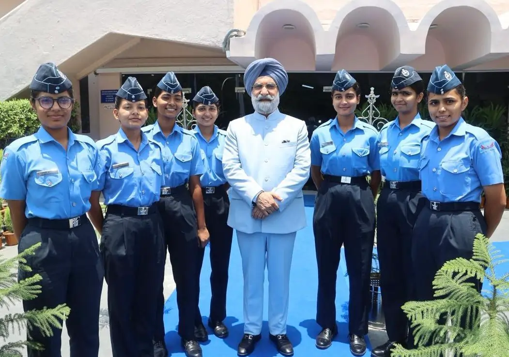 LG Delhi with Air Force Personnel