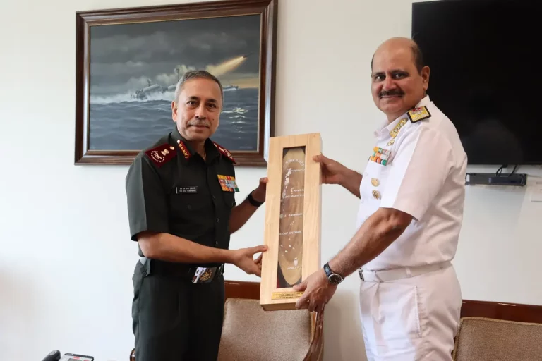 Vice Admiral McCarty with CDS Gen NS Raja Subramani
