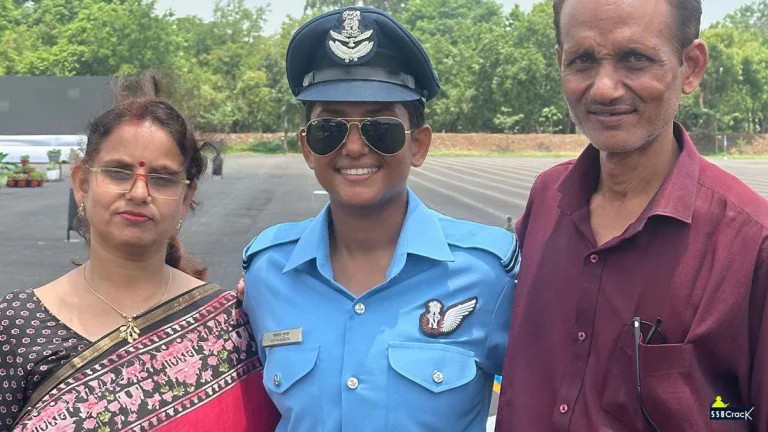 Meet Flying Officer Ekta Gupta: Grocery Shop Owner’s Daughter Who Became an IAF Topper