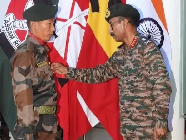 Lt Gen VMB Krishnan Commending Officer