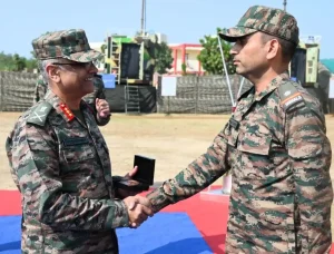 Lt Gen VS Deshpande Reviews Operational Preparedness of Indian Army Formations in Chetak Corps Zone